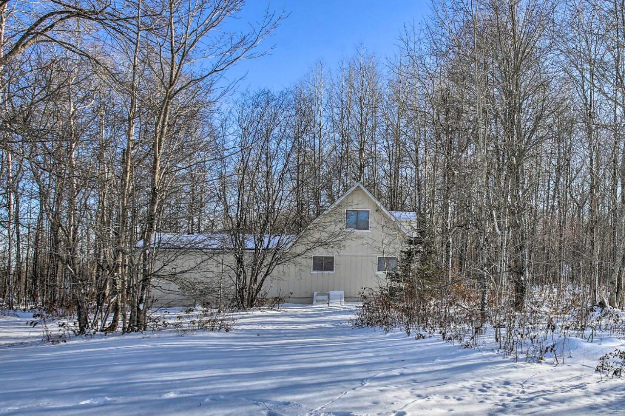 Lakes Of The North Home On Snowmobile And Atv Trail! Mancelona Exterior photo